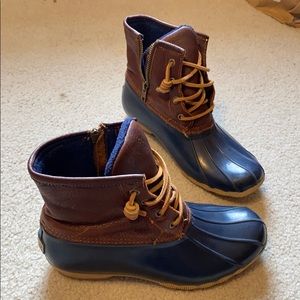 Sperry blue and brown boots. Size 6.5
